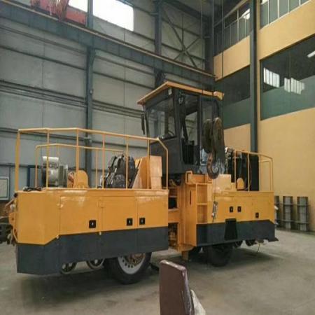 公铁两用牵引车